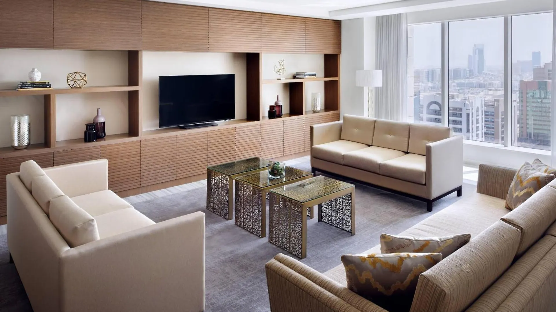 Marriott Hotel Downtown Abu Dhabi 5*,